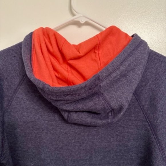 Women's Hoodie The North Face Medium Purple Spell Out Logo Hooded Sweatshirt - Picture 6 of 6